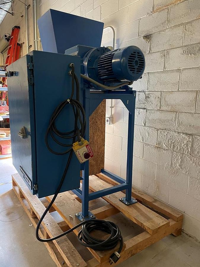 Used Shredder, 10 HP, SSI Shredding Systems Model 500E, Hopper Fed, #5991708