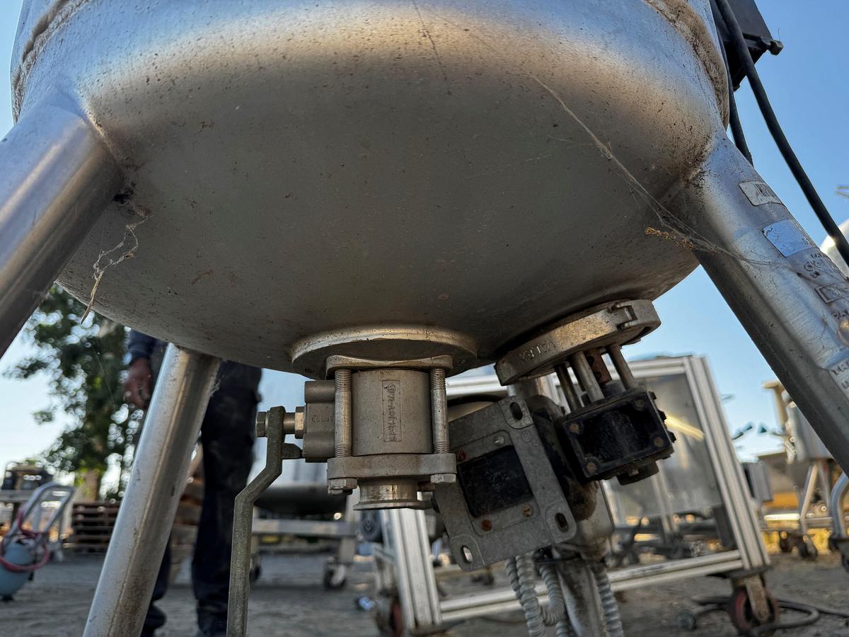 Used Tank, 30 Gallon, DCI, Jacketed, Agitated, Stainless Steel, #5991470