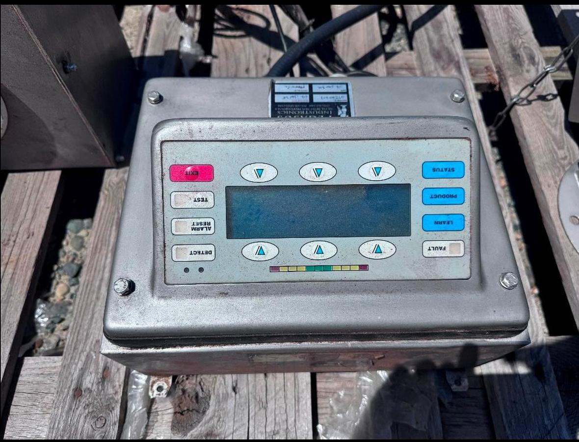 Used Metal Detector, Drop Through, Thermo, 6" Aperture, Class II Div II Year: