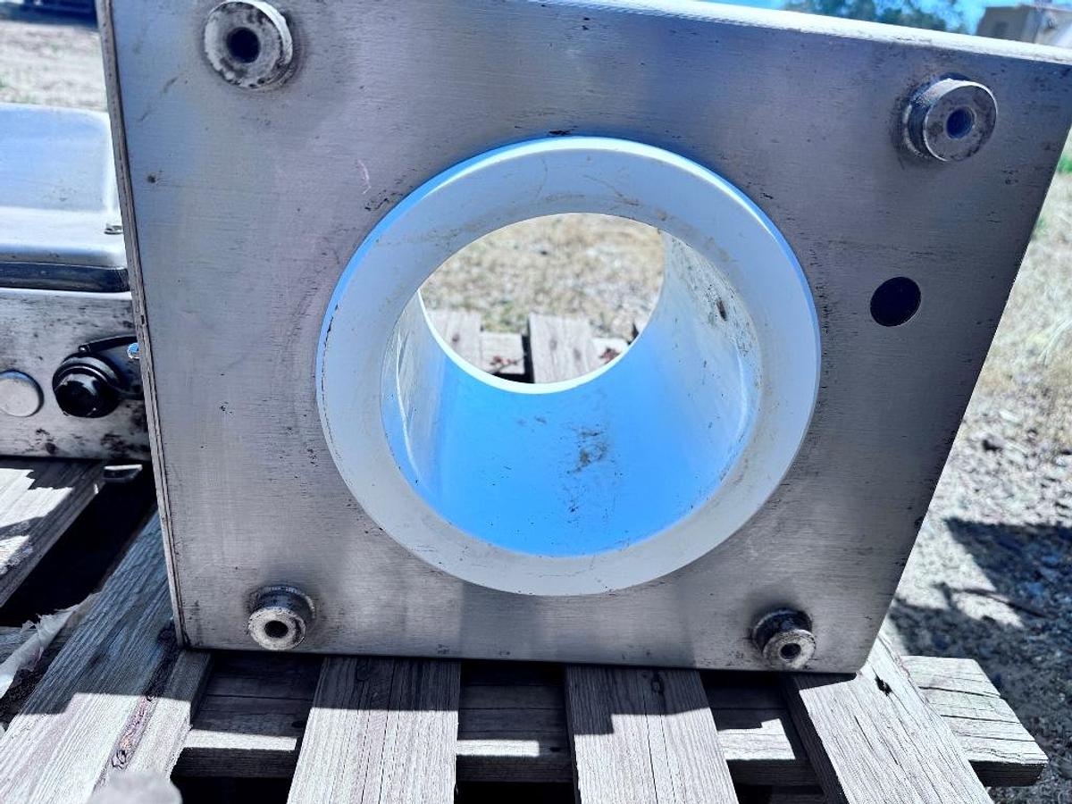 Used Metal Detector, Drop Through, Thermo, 6" Aperture, Class II Div II Year: