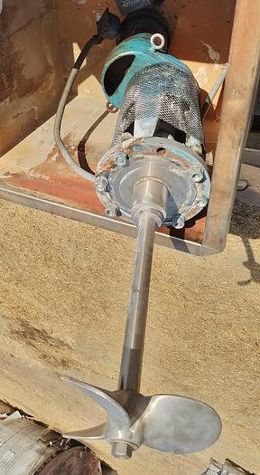 Used Tank, 2,000 Gallon, Stainless Steel, Agitated, 6’4” Diameter #S745307