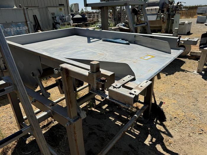 Used Feeder, Vibratory, 48" x 7', Stainless Steel, Key, #5861445