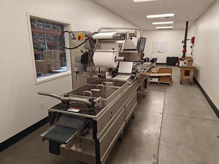 Used Multivac R 230 Rollstock Thermoformer - New in 2001 - #4588095