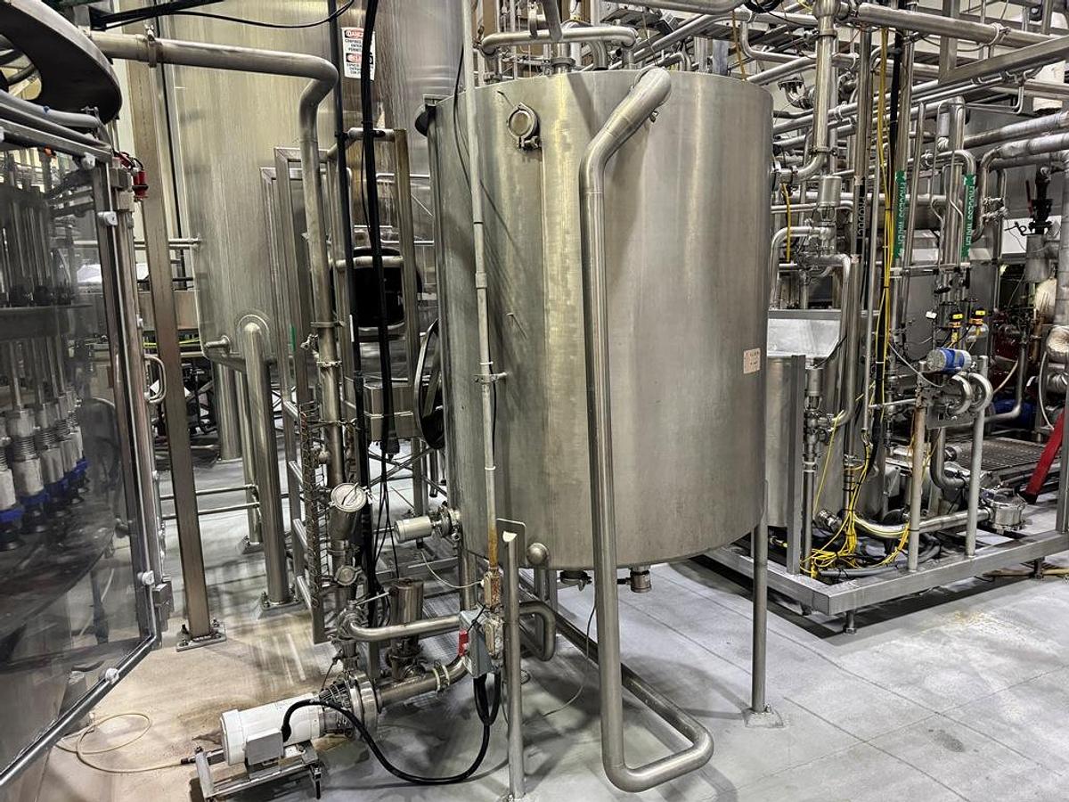 Used Bottling Line, 400 BPM, US Bottlers Filler, Krones Labelers, Fuji Intersleeve, Kisters Packer, #5991610