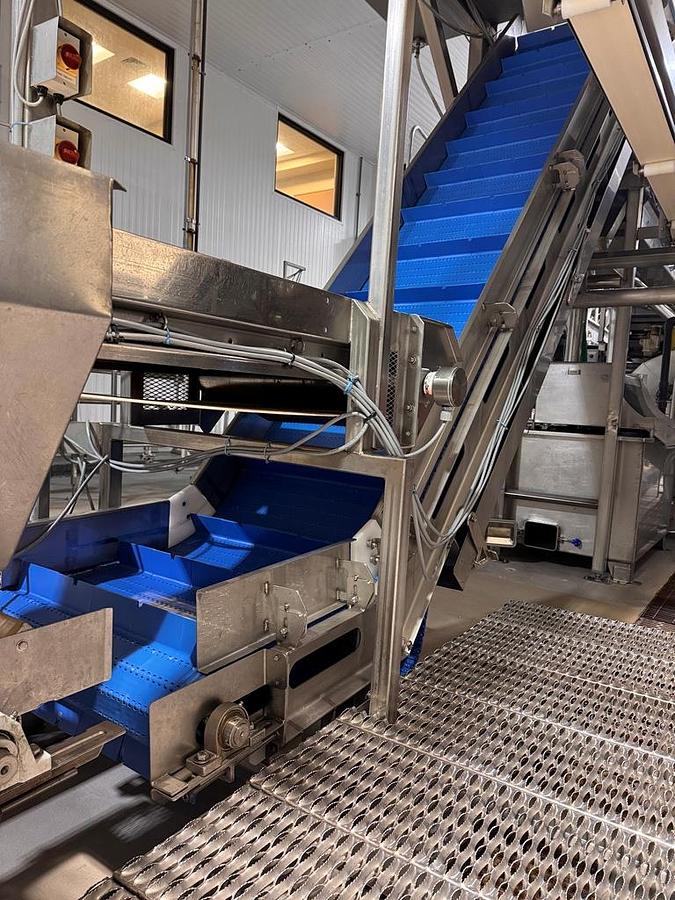 Used Elevator, Z-Frame, 30" wide, 30" feed, 12' incline, 30" discharge, Washdown, #5991844