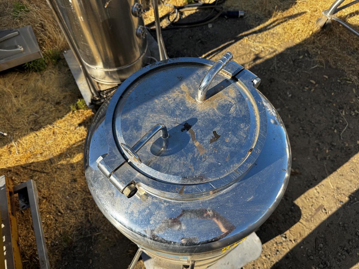 Used Tank, 79 Gallon (300 Liter), Walker, Portable, 316L Stainless, #5991460