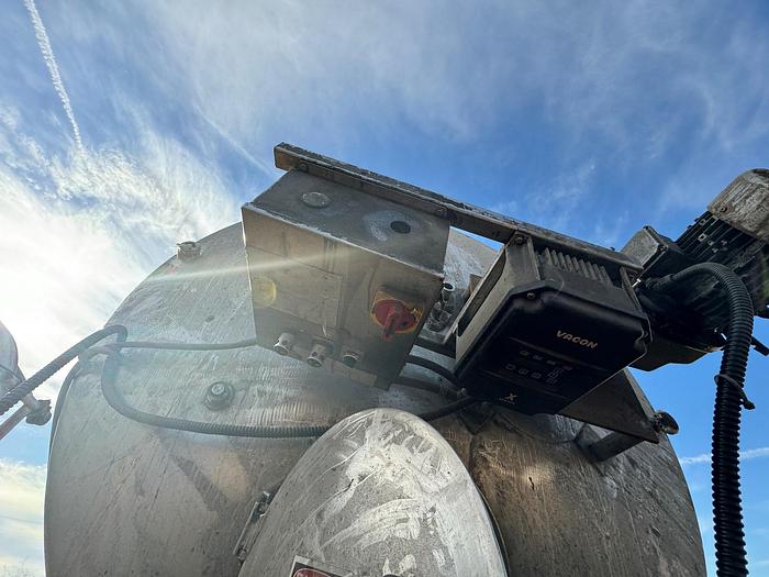 Used Tank, 1,700 Gallon, 316 Stainless Steel, Agitated, Dish Bottom, #5991036