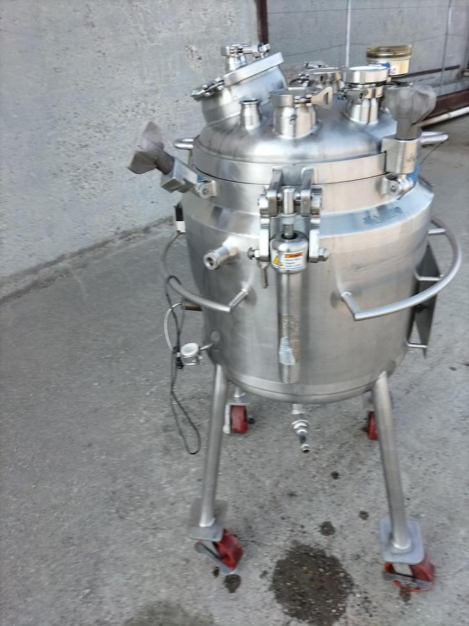 Used Tank, 26 Gallon (100 Liter), DCI, Stainless Steel, Fermenter, #5991467