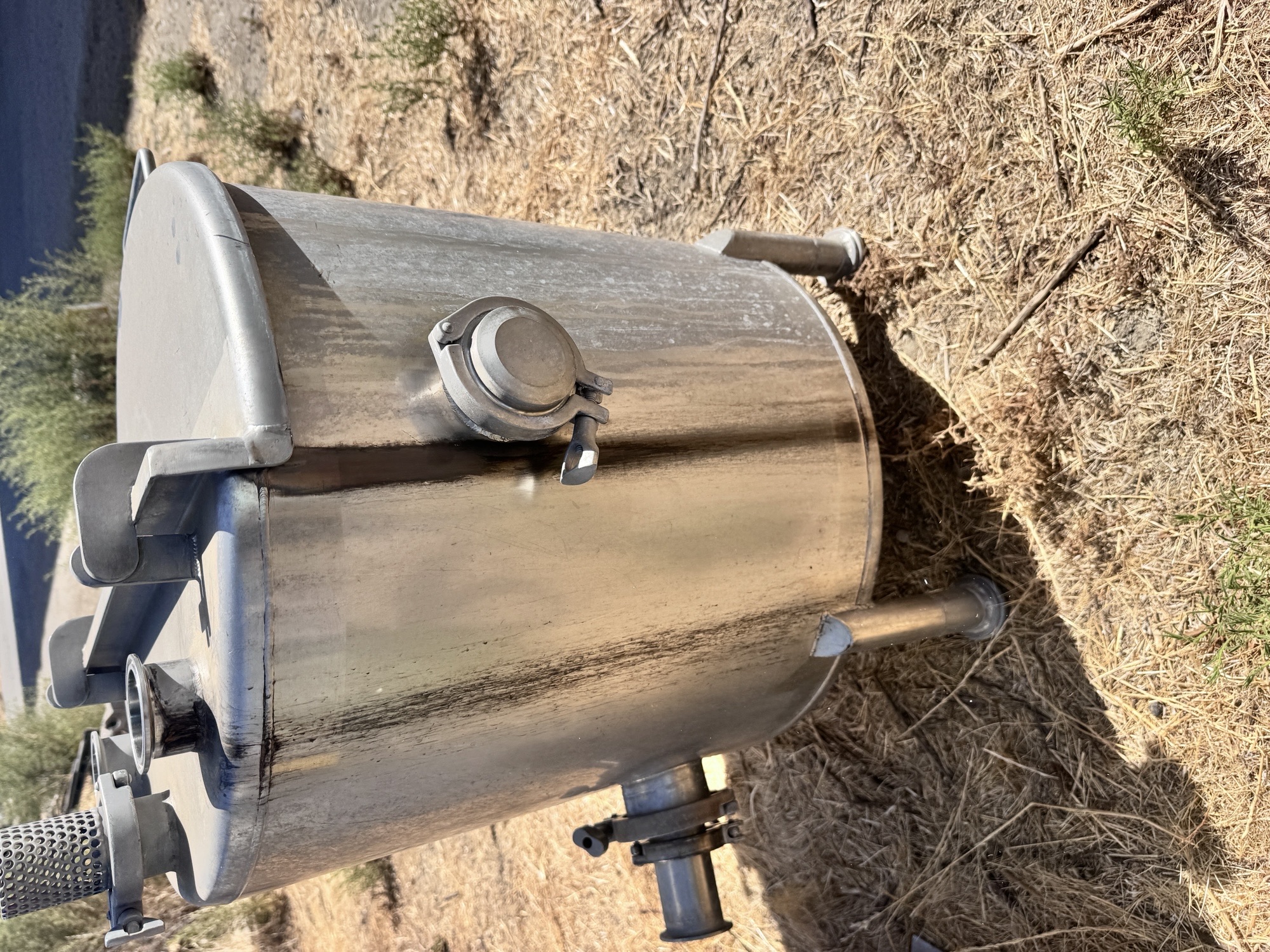 Used Tank, 25 Gallon, Stainless Steel, Slight Sloped Bottom, Qualtech, #5991975