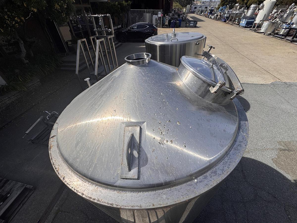 Used Tank, 375 Gallon, 304 Stainless Steel, Jacketed Fermenter, Criveller, Cone Bottom, #5991399