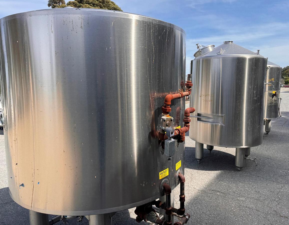Used Tank, 375 Gallon, 304 Stainless Steel, Jacketed Fermenter, Criveller, Cone Bottom, #5991399