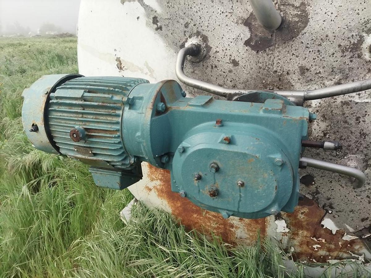 Used Tank, 3,000 Gallon, APV Crepaco, Dairy Silo, Jacketed, Agitated, Stainless Steel, #5991449