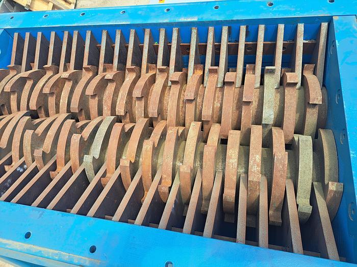 Unused Shredder, 30 HP, 23" x 42" Chamber, 48" Sweco Screener, #5533735