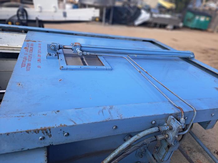 Used Press, Platen, Hydraulic, 300-Ton, 36” x 26” surface, 3000 PSI #S745387