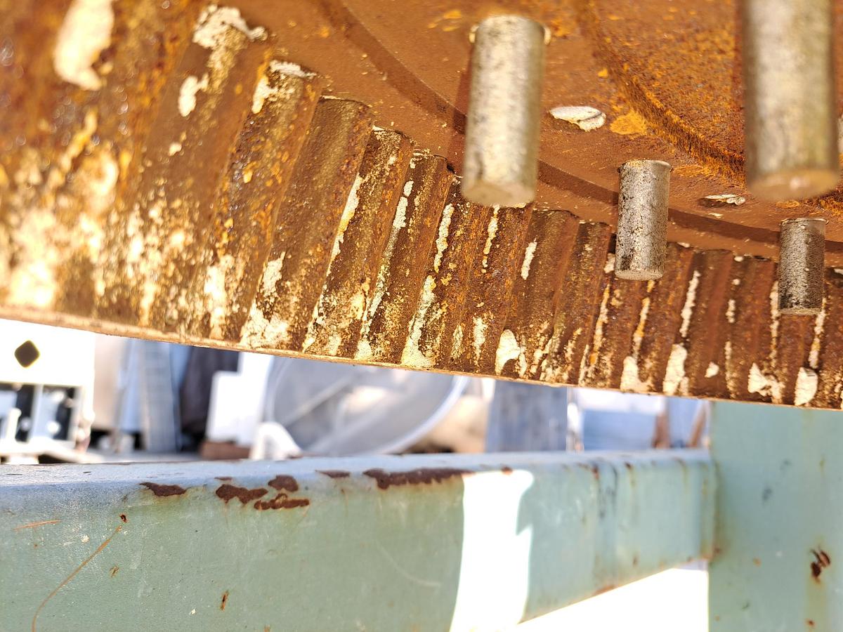 Used Mill, Pin, 16" Diameter, Carbon Steel, Sturtevant, Model 3B, 10 HP #S744508