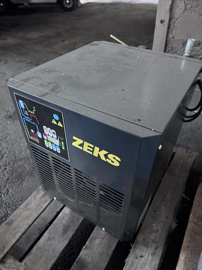 Used Air Dryer, Refrigerated Compressed Air, 25 CFM, ZEKS, Model 25NCEA1D0, #