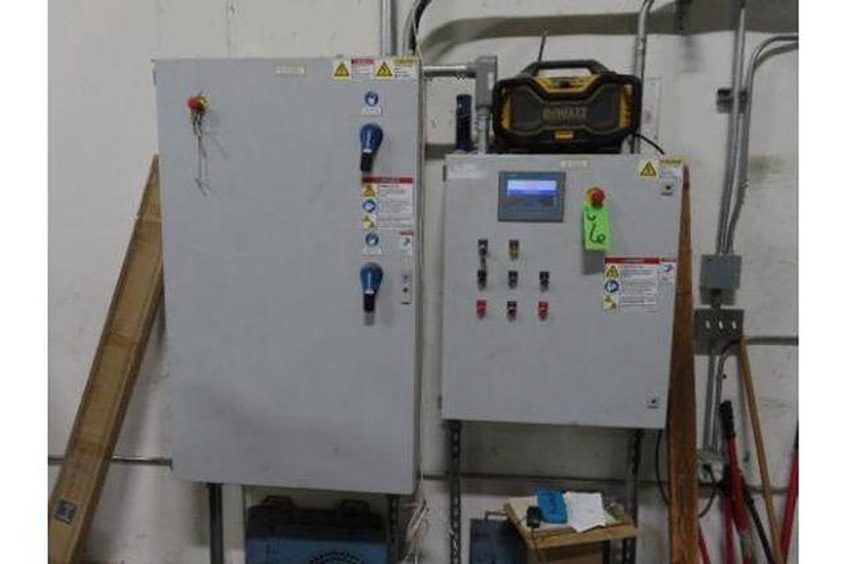 Used Shredder, Single Shaft, SSI SR-400E, 100 HP, 52" x 52", w/ Conveyor, #