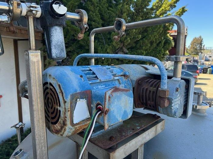 Used Tank, 500 Gallon, Stainless, 6' Diameter, Steep Cone Bottom