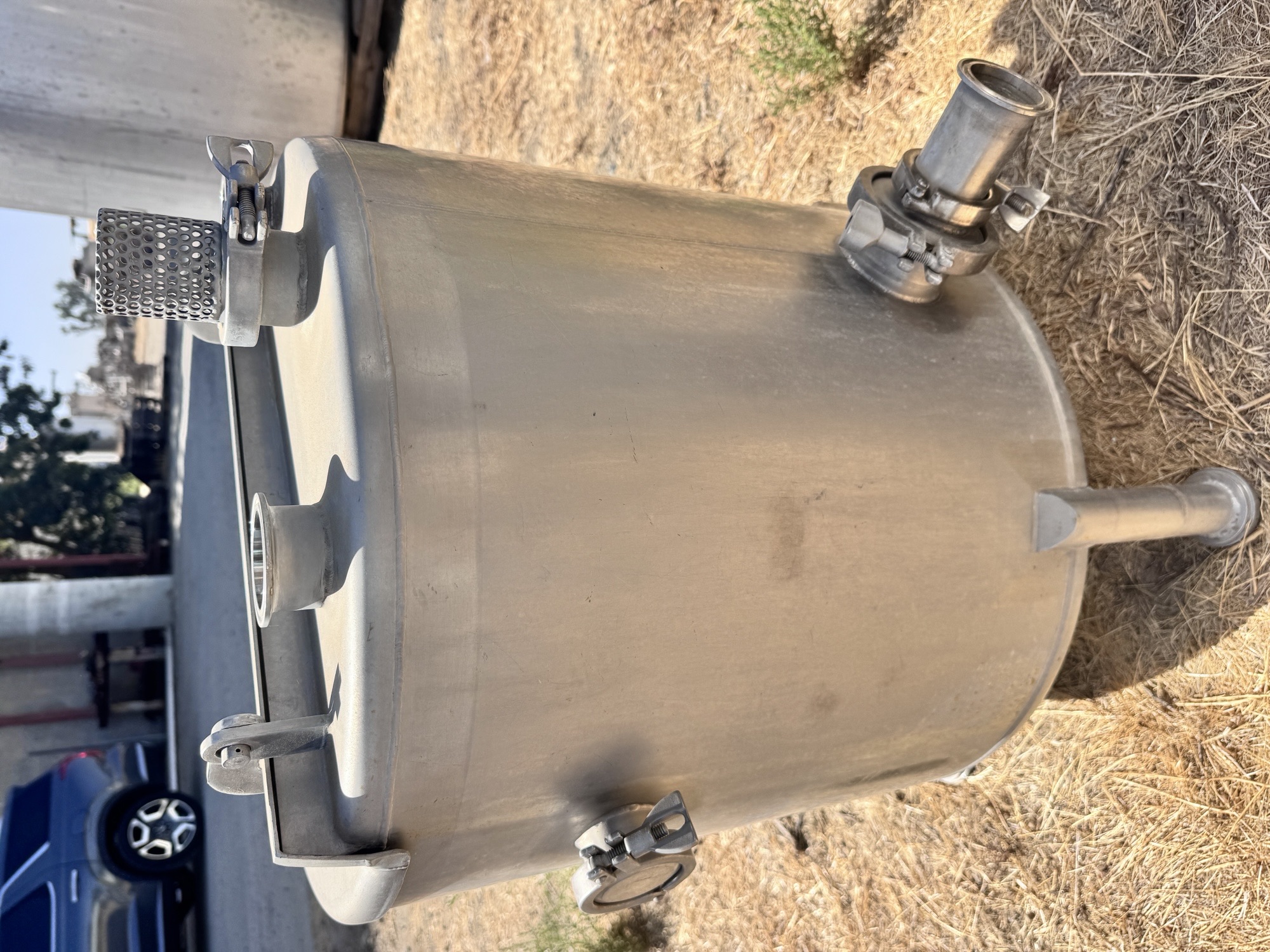 Used Tank, 25 Gallon, Stainless Steel, Slight Sloped Bottom, Qualtech, #5991975