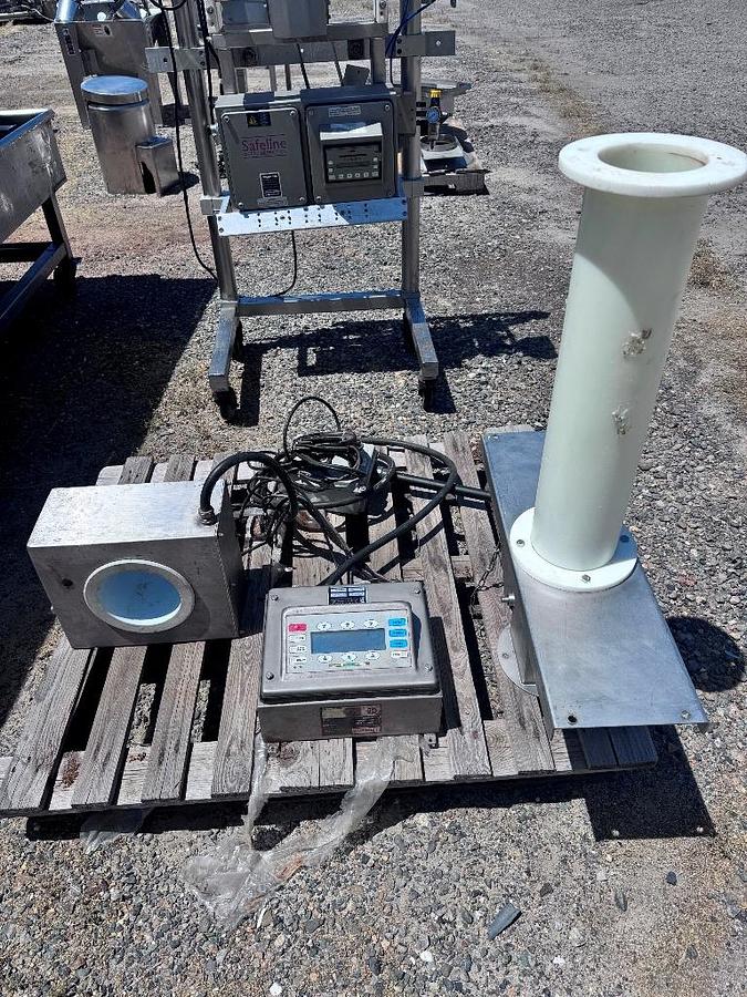 Used Metal Detector, Drop Through, Thermo, 6" Aperture, Class II Div II Year: