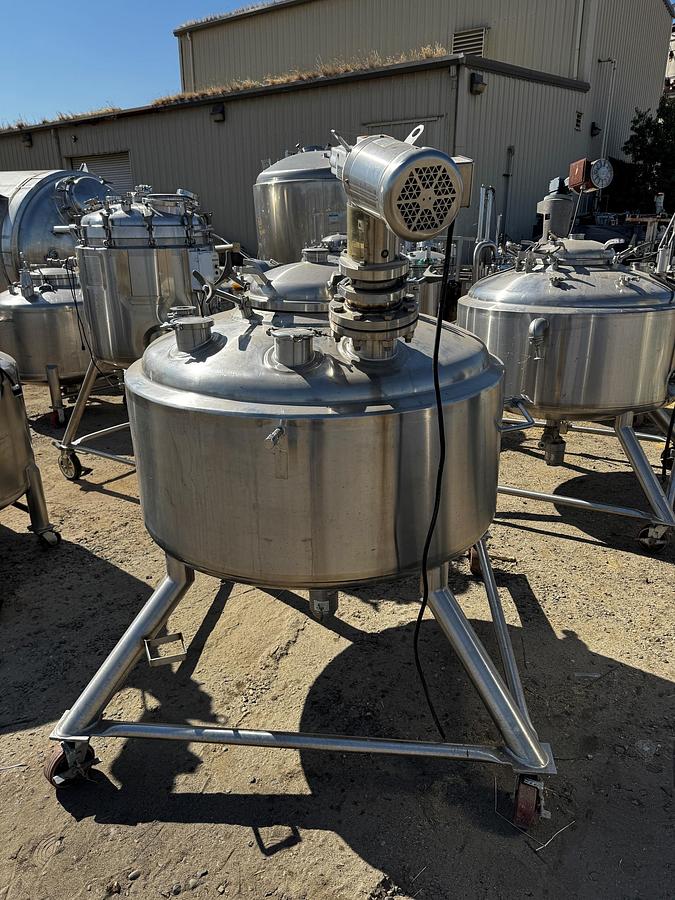 Used Tank, 181 Gallon, 316L Stainless Steel, Full Vacuum, Jacketed, Agitated, 32 PSI, #5991496