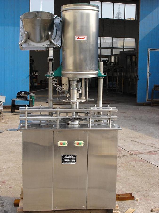 Used Capper, Lug Type, 38mm Cap, 2000 BPH, Single Head, 304 Stainless Steel, #5991767