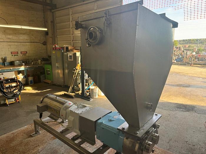 Used Pump, Positive, Waukesha, Model 224, 10 HP, Rectangular Flange, Feed Hopper #S745409