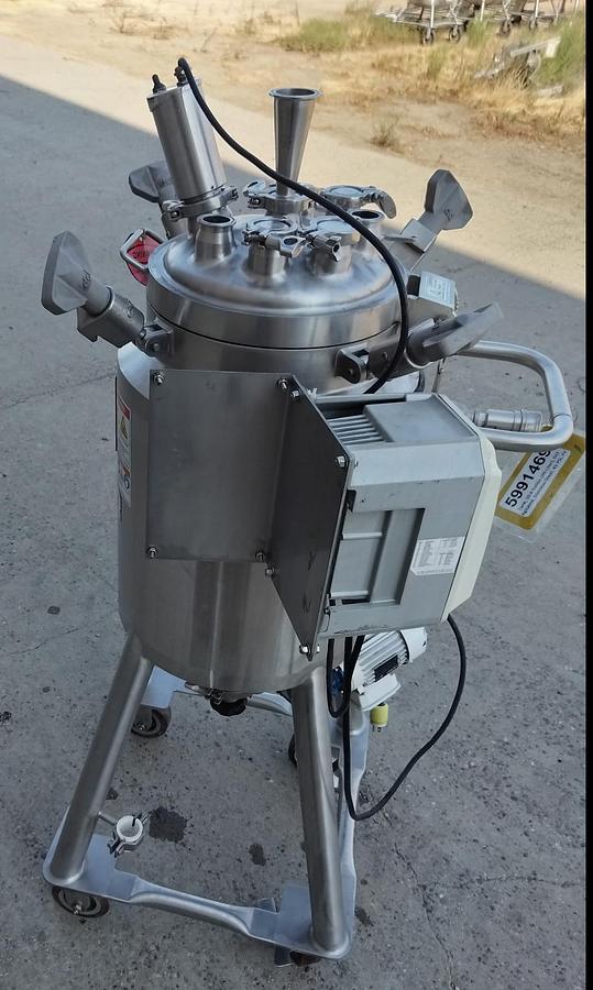 Used Tank, 10.6 Gallon (40 Liter), DCI, Agitated, Stainless Steel, 45 PSI, FV, #5991469