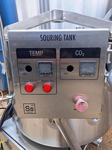 Used Tank, 200 Gallon, Stainless Steel, Insulated, Dish Top & Bottom, 36" X 48" #S745519