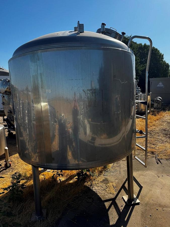Used Tank, 1,000 Gallon, Full Vacuum, 30 PSI, Stainless Steel, Mueller, #5991480