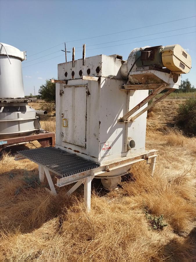 Used Dust Collector, Baghouse, 110 SF, Pulse type #S741174