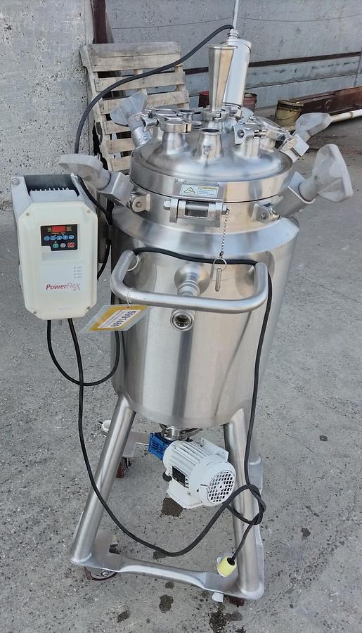Used Tank, 10.6 Gallon (40 Liter), DCI, Agitated, Stainless Steel, 45 PSI, FV, #5991469