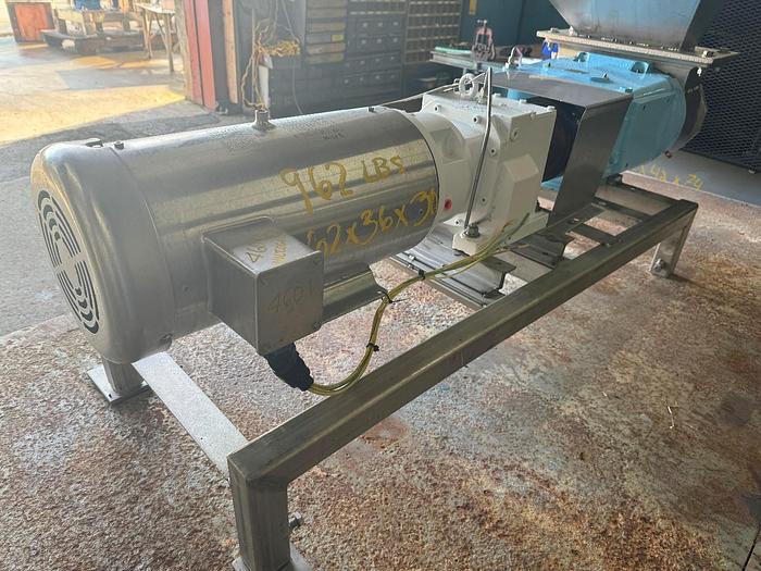 Used Pump, Positive, Waukesha, Model 224, 10 HP, Rectangular Flange, Feed Hopper #S745409