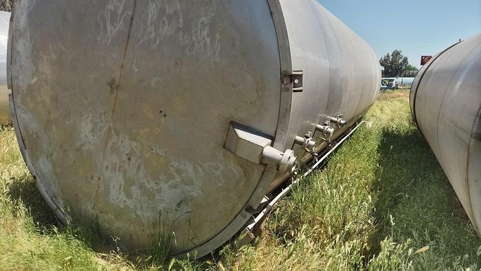 Used Tank, 8,600 Gallon, S/st, Storage Tank, 94" x 24' high #S744776
