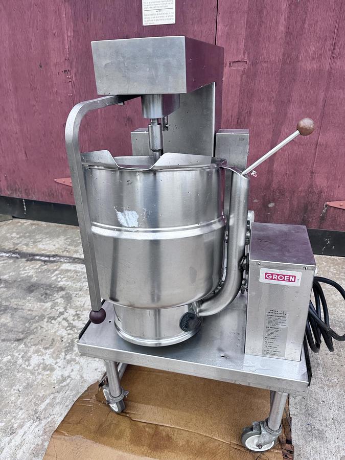Used Kettle, 10 Gallon, Groen, Electric, Jacketed, Scraper Agitated, Tilting, Model TDB/7-10, #