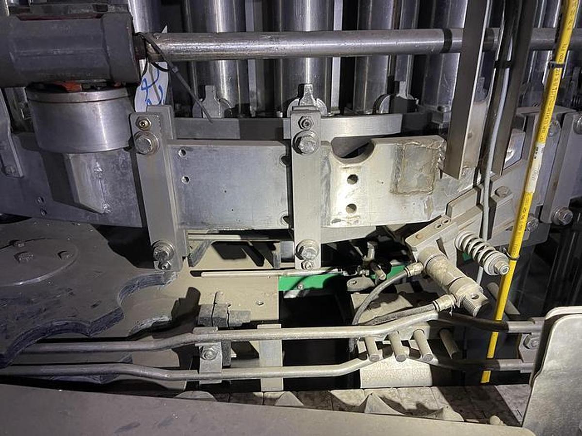 Used Filler, Piston, 40-Head, Rotary Piston Filler, Zacmi , Model 0295/40/3, #5991916