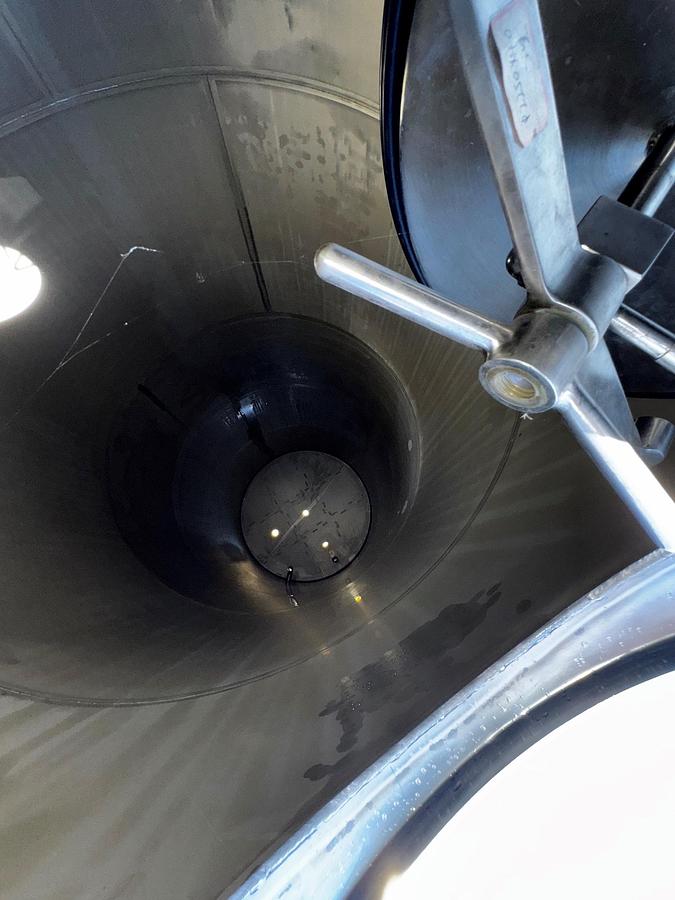 Used Tank, 6,870 Gallon (26,000 Liter), 7' Diameter, Stainless Steel, Vertical #5991376