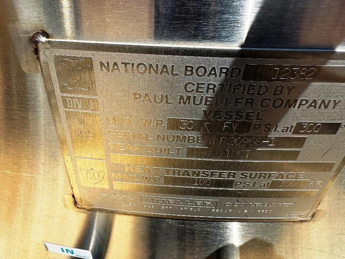 Used Tank, 290 Gallon (1,100-Liter), 316L Stainless Steel, Jacketed, Full Vacuum, Mueller, #