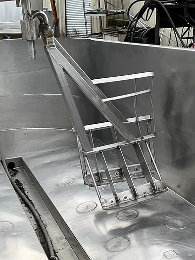 Used 1,000 Gallon Round-End Stainless Steel Cheese Vat with Bottom Jacket and Agitator #S744995