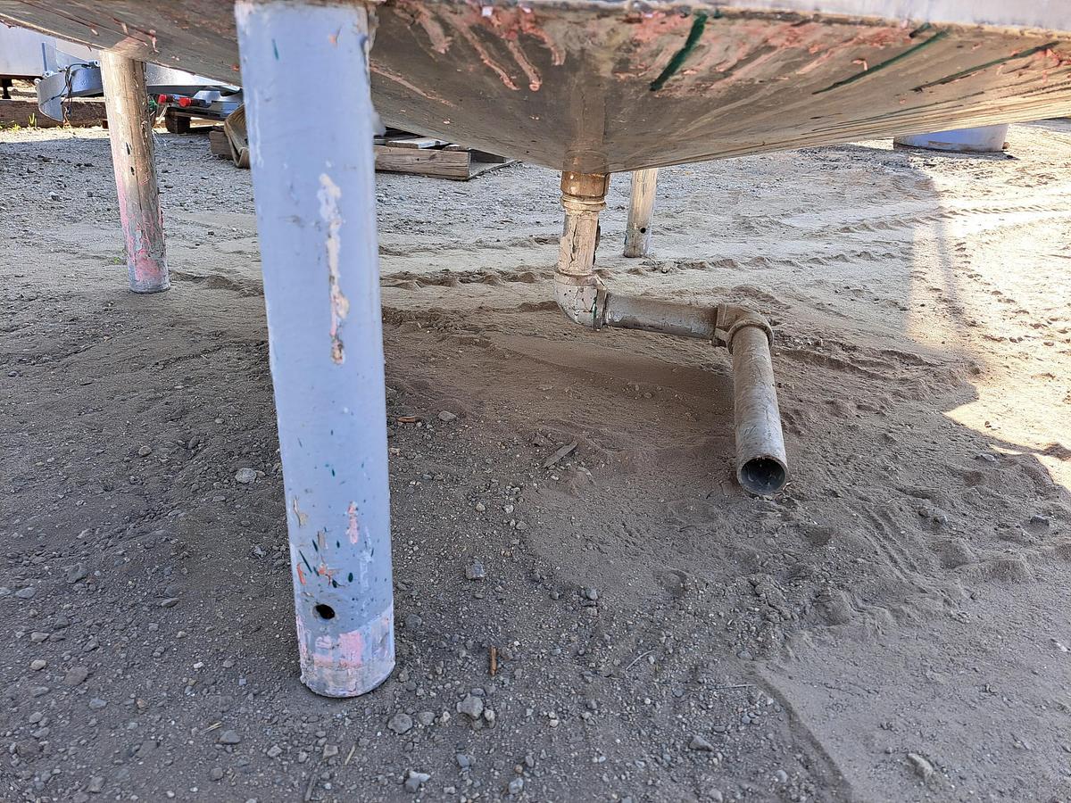 Used Tank, 700 Gallon, S/st, OT/CB, 4'6" x 6' #S739691