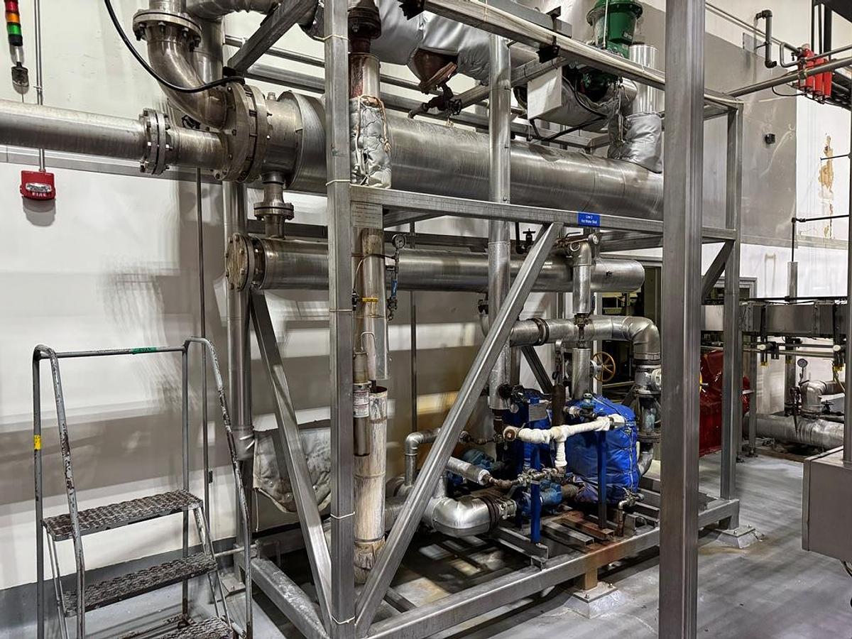 Used Bottling Line, 600–800 BPM, US Bottlers Filler, Sidel Labeler, Kisters TSP100V Shrink Wrapper, #5991609