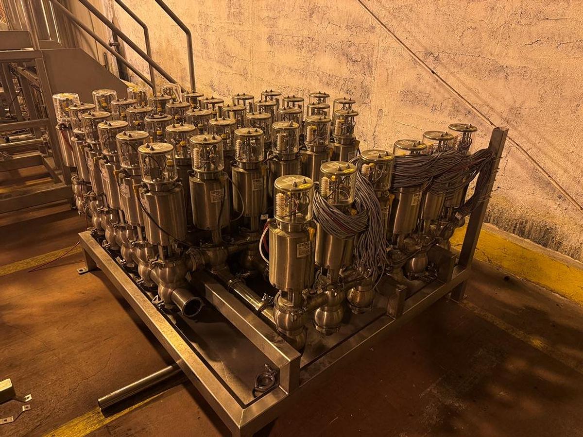 Used PET Bottling & Packaging Line, Krones Contiform 324 Pro, /Capper, Compressors, Process Skids, #5991620