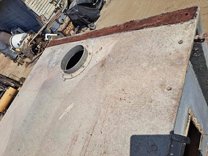 Used Hopper, Dump, 200 CF, 304 Stainless Steel, Auger Discharge #5674437