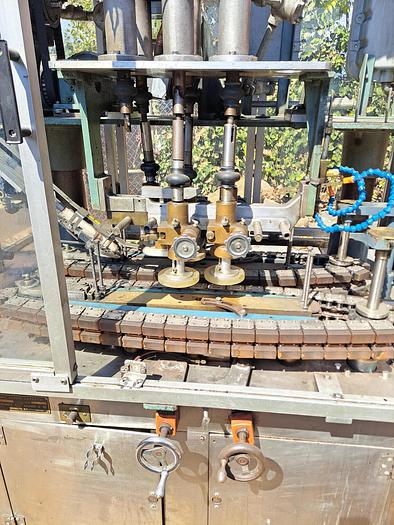 Used Capper, Resina, Model U40 282, Screw Capper, Cap Feeder #5991086