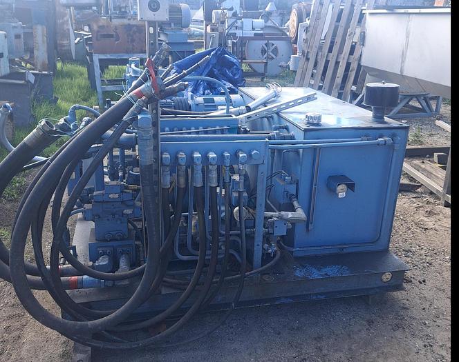 Used Press, Platen, Hydraulic, 300-Ton, 36” x 26” surface, 3000 PSI #S745387