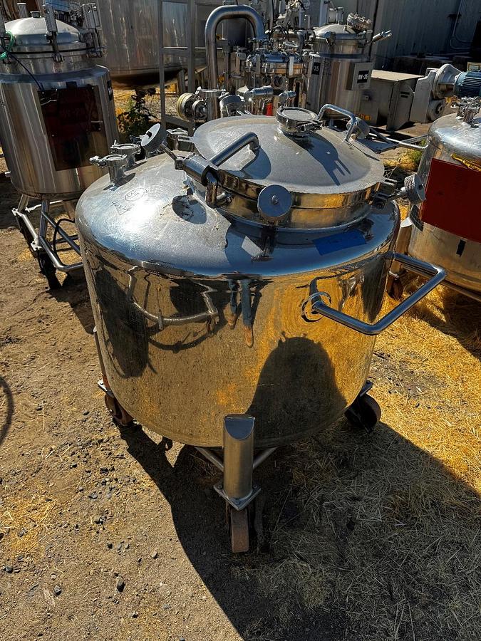 Used Tank, 132 Gallon (500 Liter), 316L Stainless Steel, Agitated, Internal Coil, 30 PSI, FV, Lee, #5991494