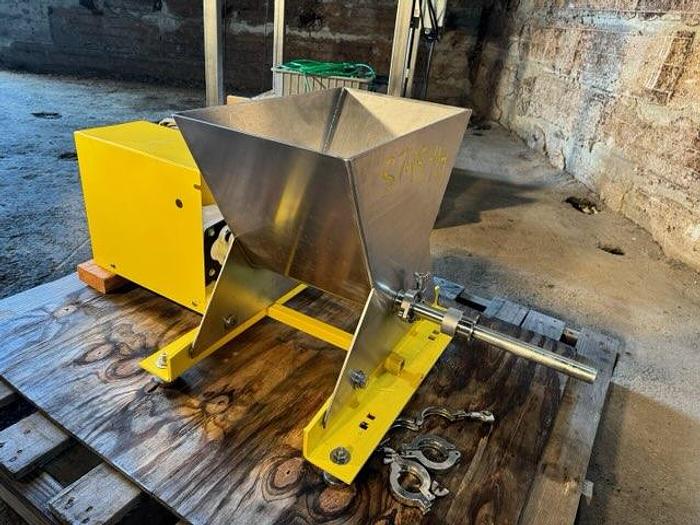 Used Feeder, Screw, 1/2" Diameter X 36", Stainless Steel, Scaletran, Model VMF #S745414