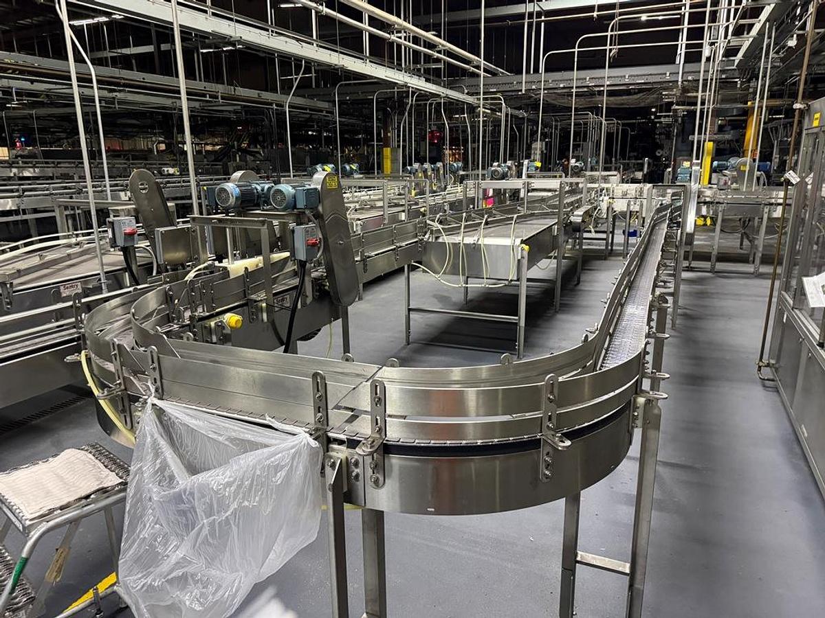 Used Bottling Line, 400 BPM, US Bottlers Filler, Krones Labelers, Fuji Intersleeve, Kisters Packer, #5991610