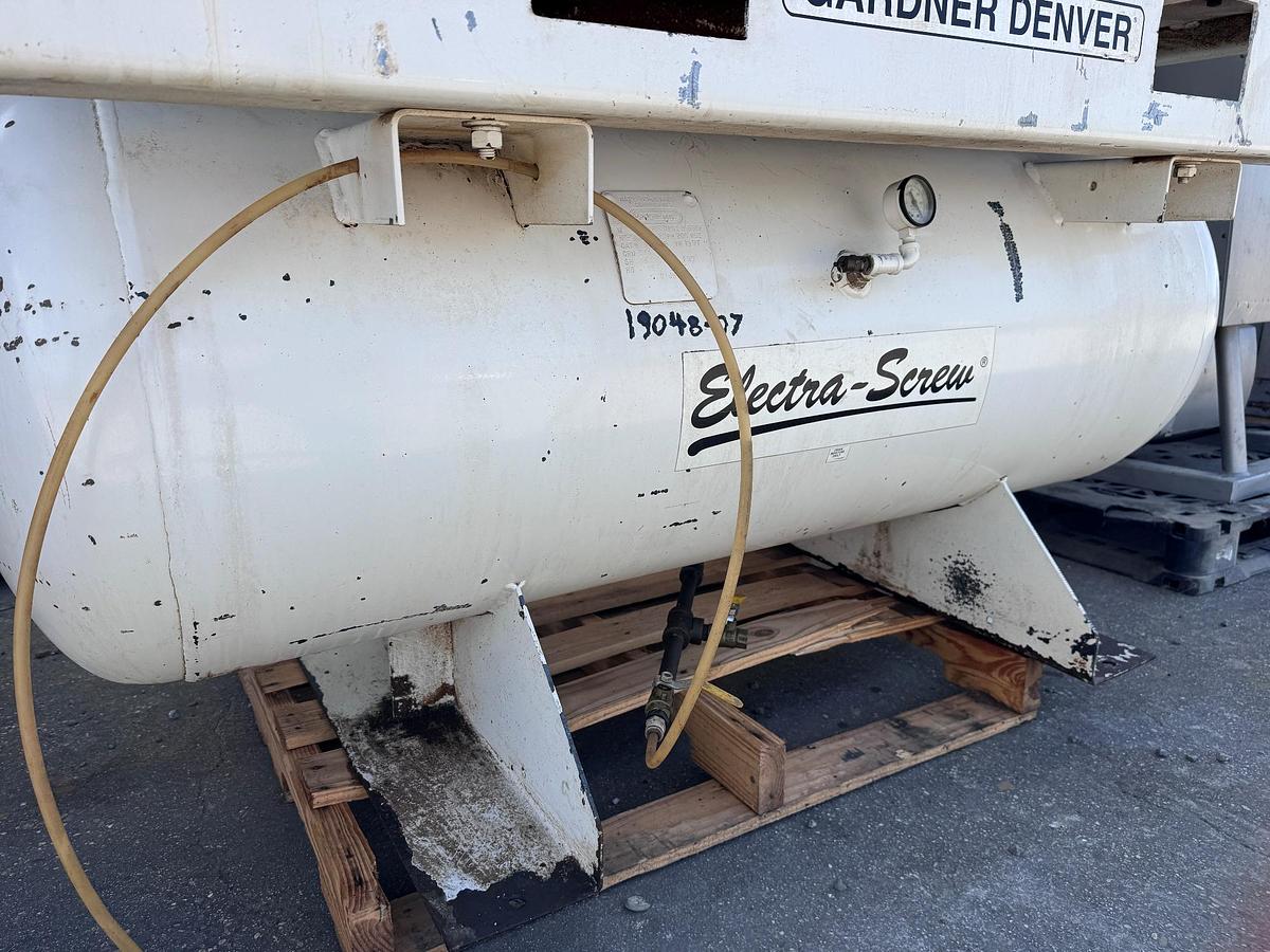 Used Compressor, Air, 25 HP, Rotary Screw, Gardner Denver, 125 PSI, Receiver Tank, #5991878
