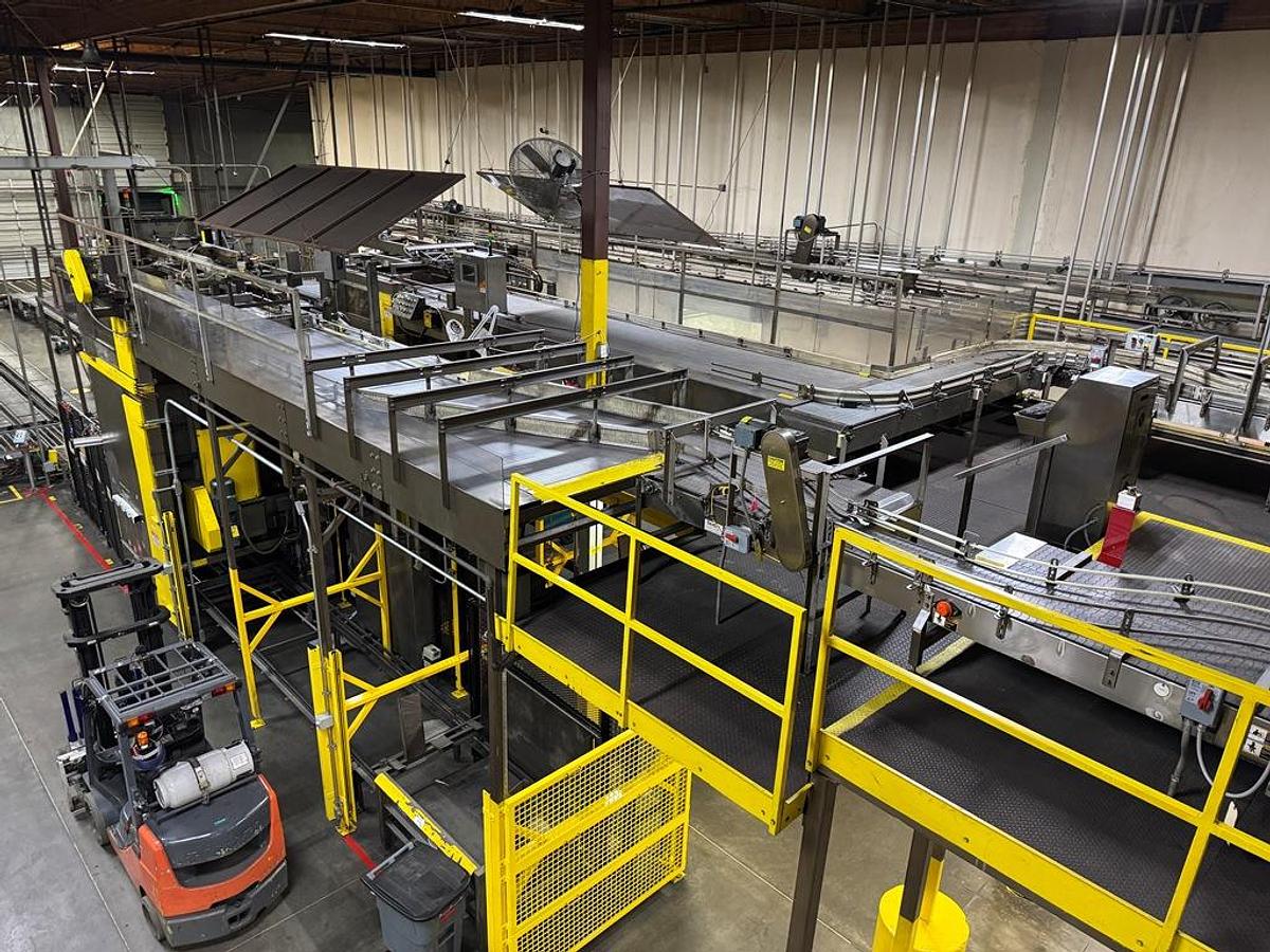 Used Bottling Line, 400 BPM, US Bottlers Filler, Krones Labelers, Fuji Intersleeve, Kisters Packer, #5991610